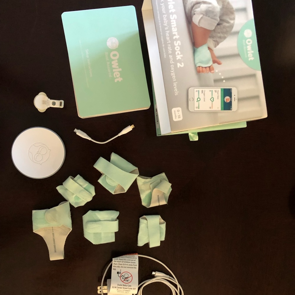 Owlet 2 Sock and Monitor Set